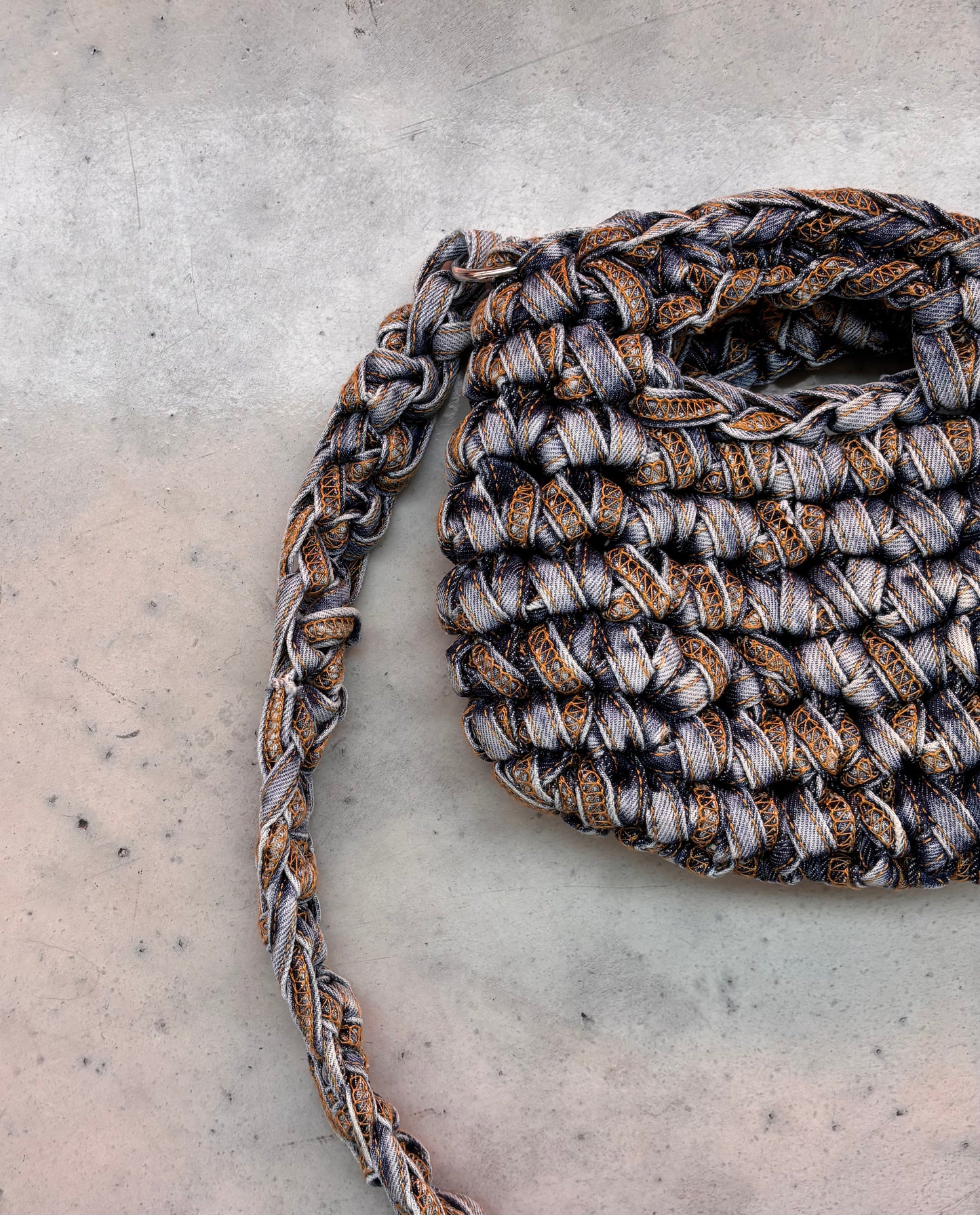THE CLASSIC- CROSSBODY BAG